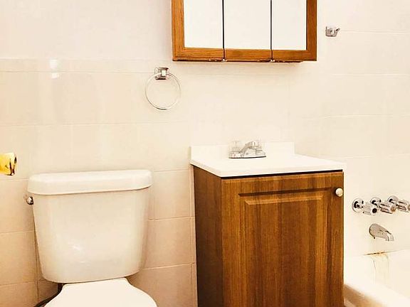 3rd image of 4360 Baychester Ave APT 5F