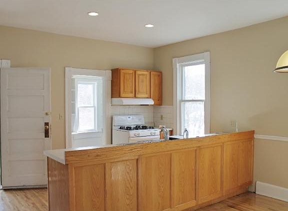 4th image of 33 N Vine St