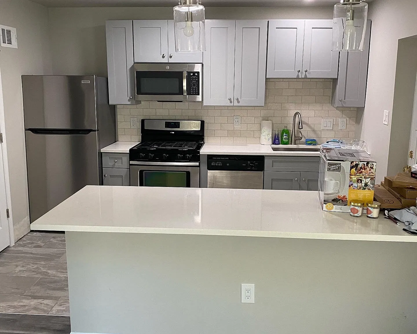 4 bed, 1600 sqft, $2,400 — Photo 2