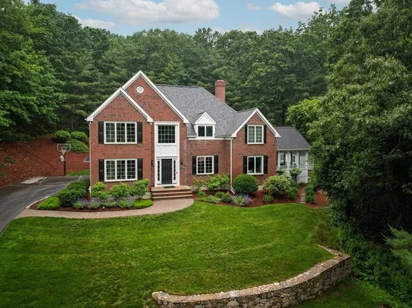 9 Stoney Brook Rd, Hopkinton, MA 01748