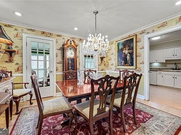 4th image of 3825 Lavista Rd APT Y3