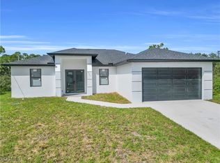 2711 51st St W, Lehigh Acres, FL 33971