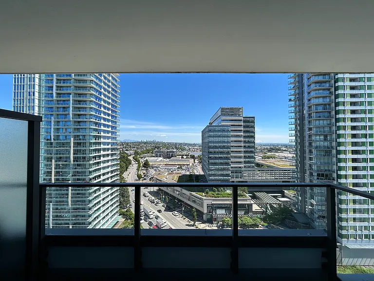 8189 Cambie St #1606 — Photo 9