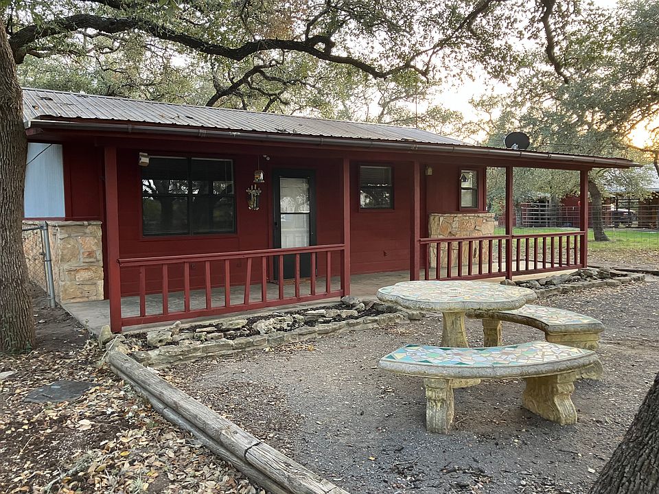 Large front porch to relax and enjoy the views