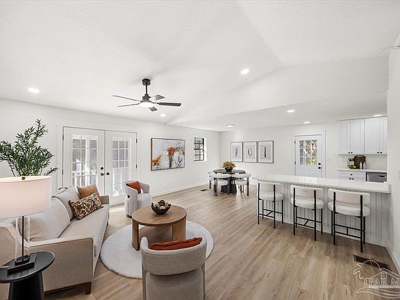 4th image of 2828 Mandeville Ln
