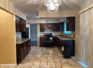 27345 Harvard Rd, Southfield, MI 48076