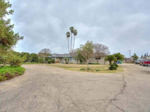 2806 S McCall Ave, Sanger, CA 93657