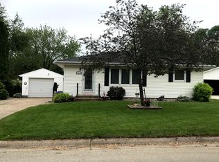 1819 5th Ave NW, Waverly, IA 50677