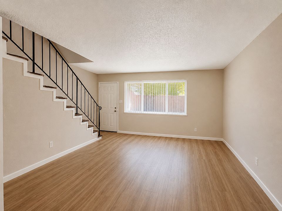 Spacious living room