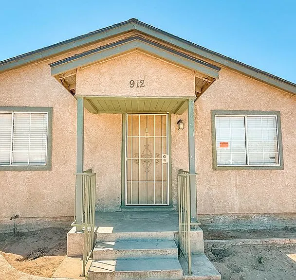 912 Bradshaw St — Photo 15