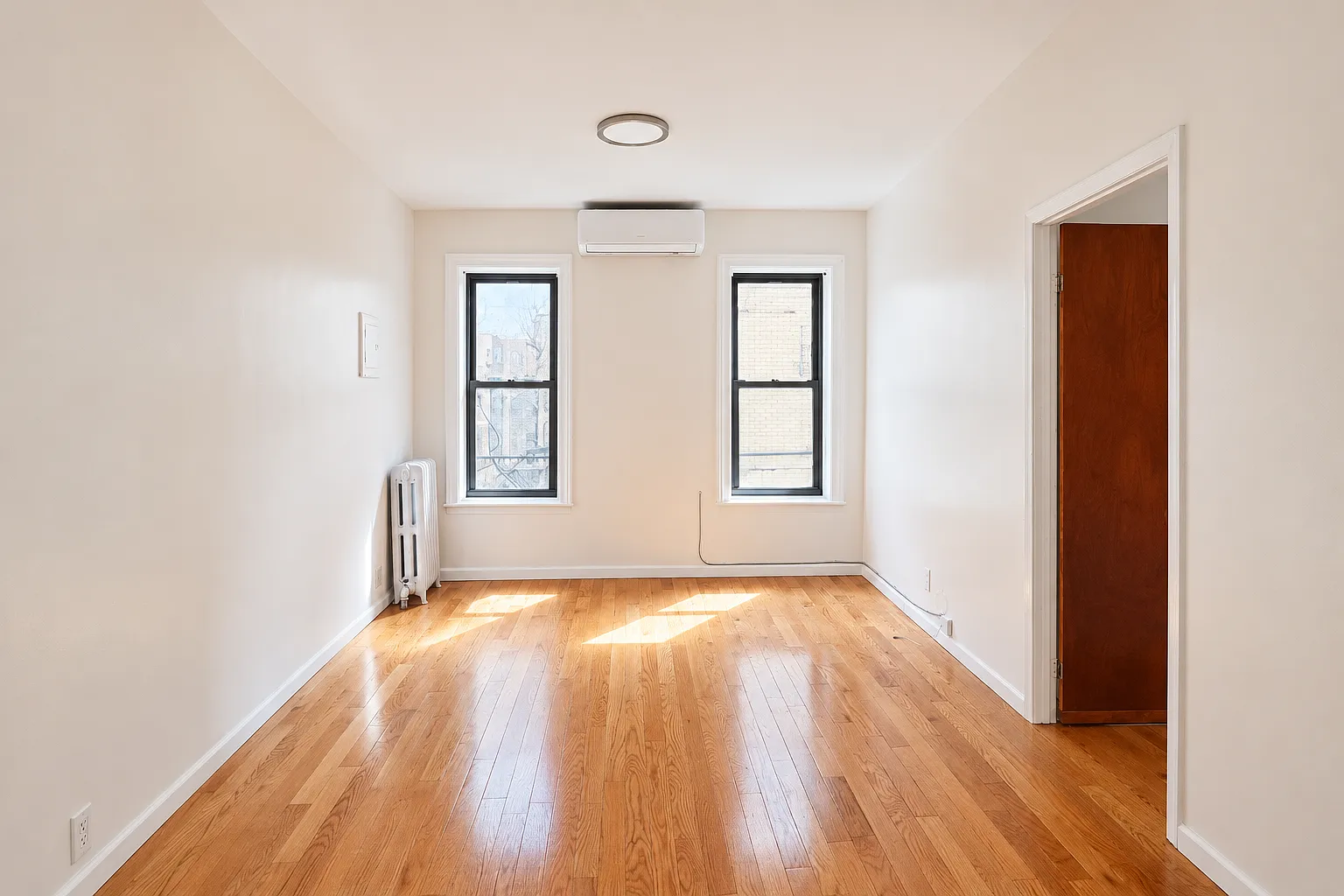 648 Bradford Street — Photo 2