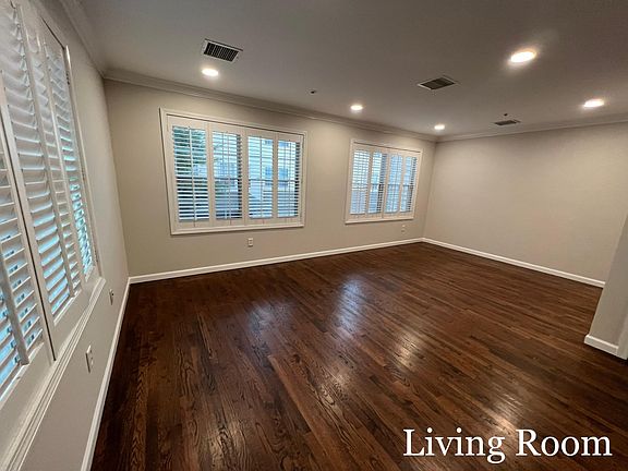 2nd image of 54 Myrtle Ave #5