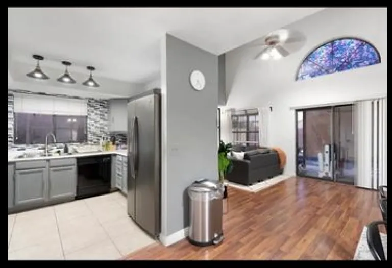 3721 W Waltann Ln — Photo 8
