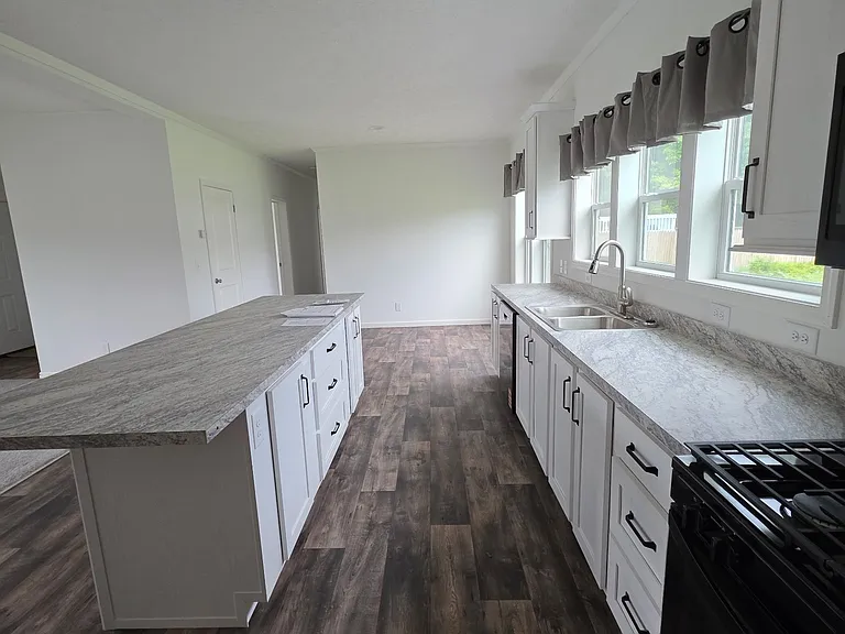 805 Lee St — Photo 5