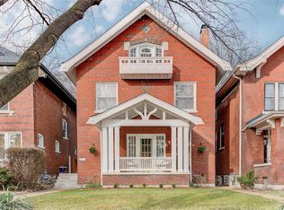 6055 Westminster Pl, Saint Louis, MO 63112