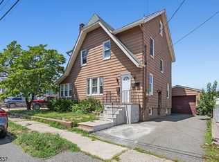 5 Garfield Pl, Totowa, NJ 07512