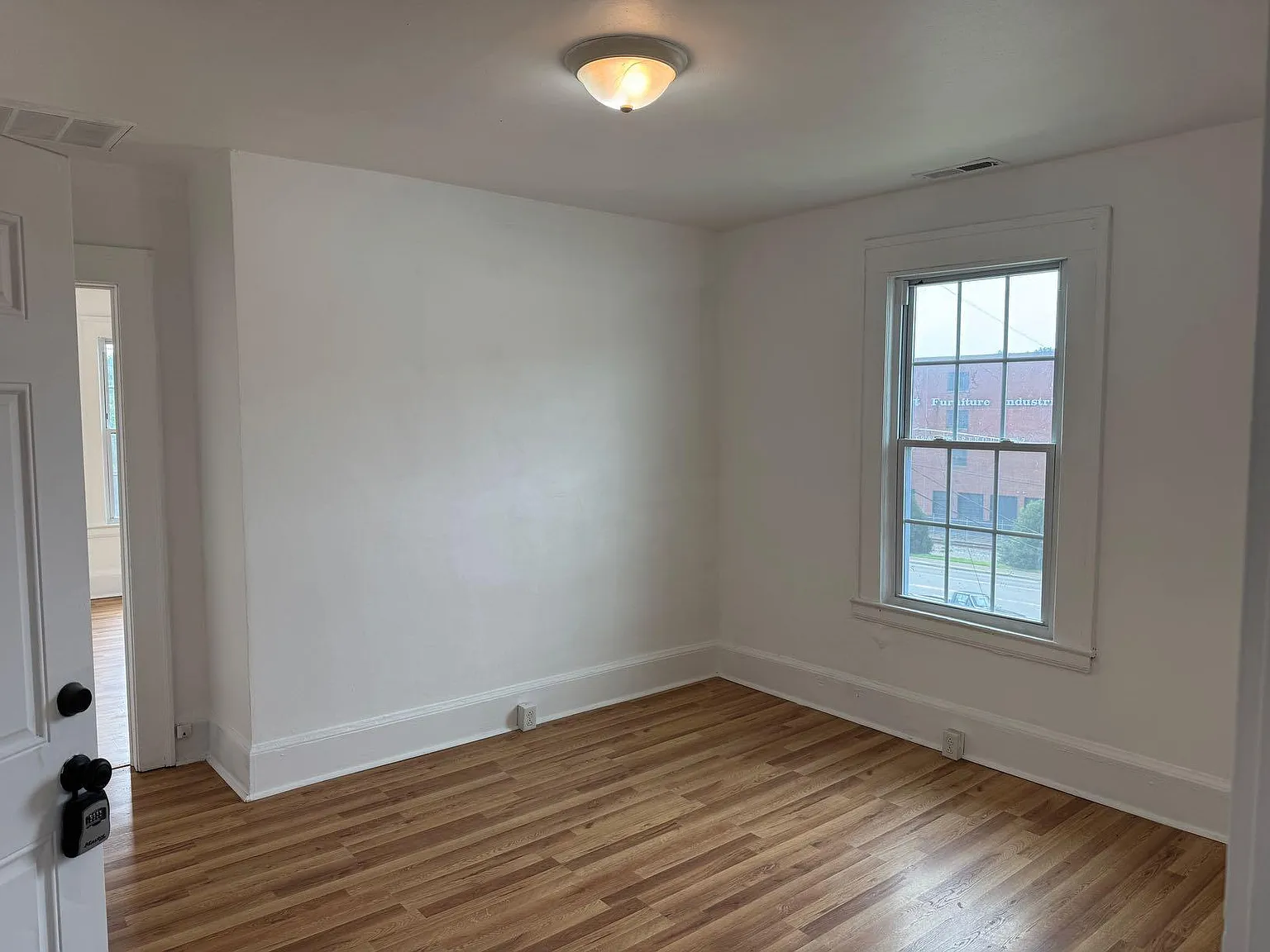 1 bed, 1.0 bath, 700 sqft, $738 — Photo 3