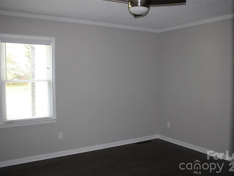 2212 Crosswinds Ct — Photo 13