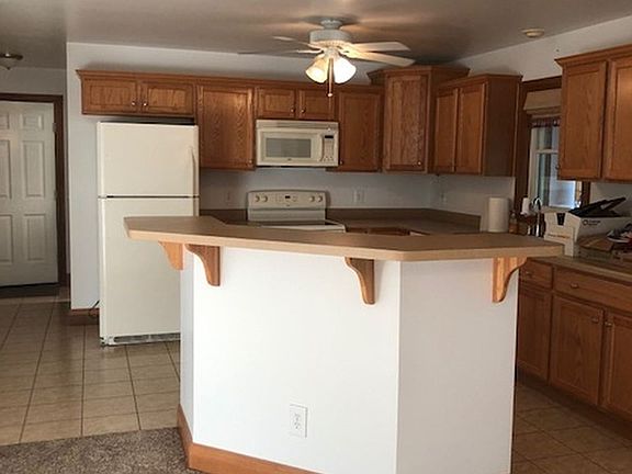 4th image of 251 Fernwood Ave
