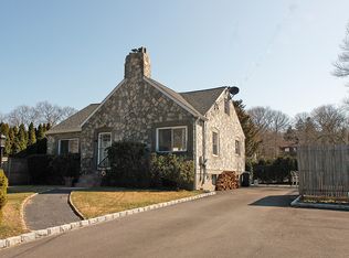 26 Hickory Rd, Rocky Point, NY 11778