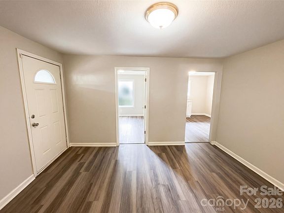 3rd image of 1903 Winget St