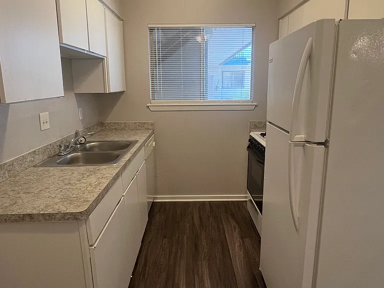 4412 Avenue A #102 — Photo 8