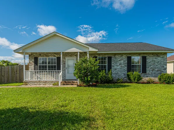 1326 Lawton Ct, Moncks Corner, SC 29461