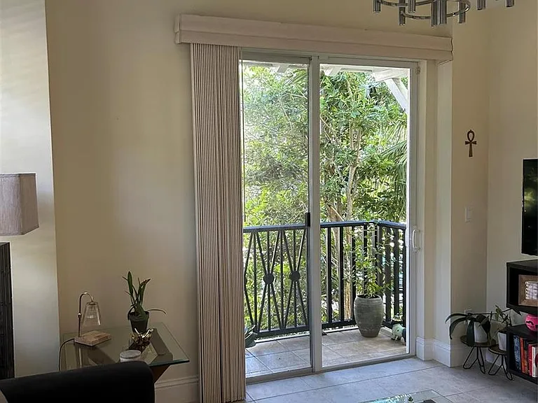 226 N Latitude Cir #205 — Photo 4