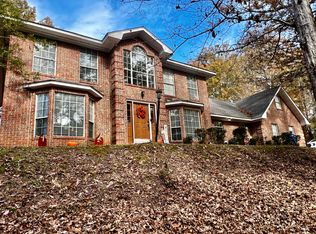 45 Greenleaf Ln, Columbus, MS 39705