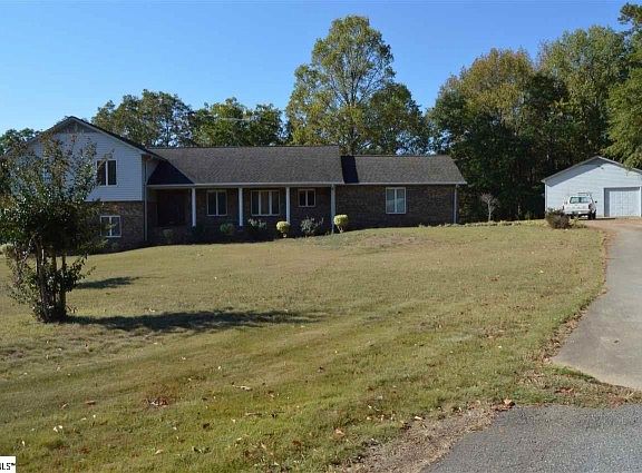 2nd image of 313 Pine Knoll Dr