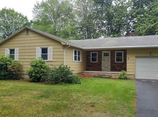 18 Oliver St, Easthampton, MA 01027