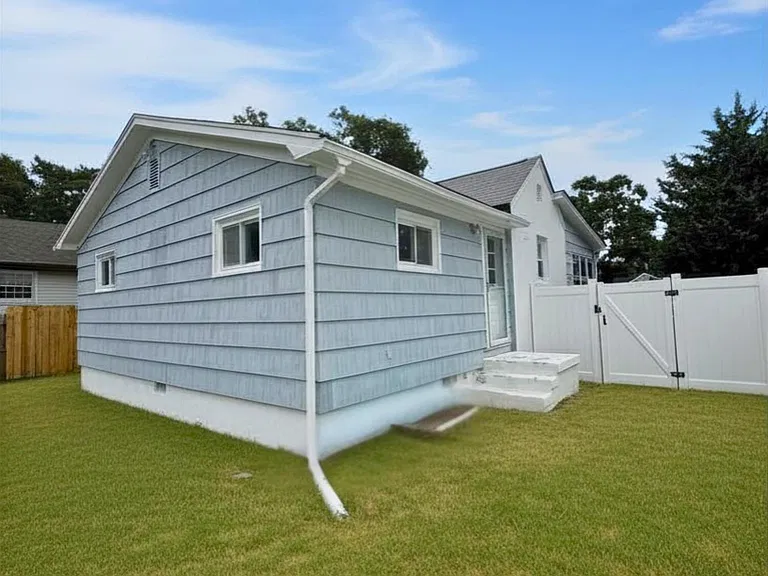 484 Bara St — Photo 16