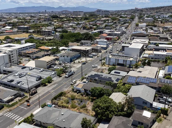 1126 N School St, Honolulu, HI 96817