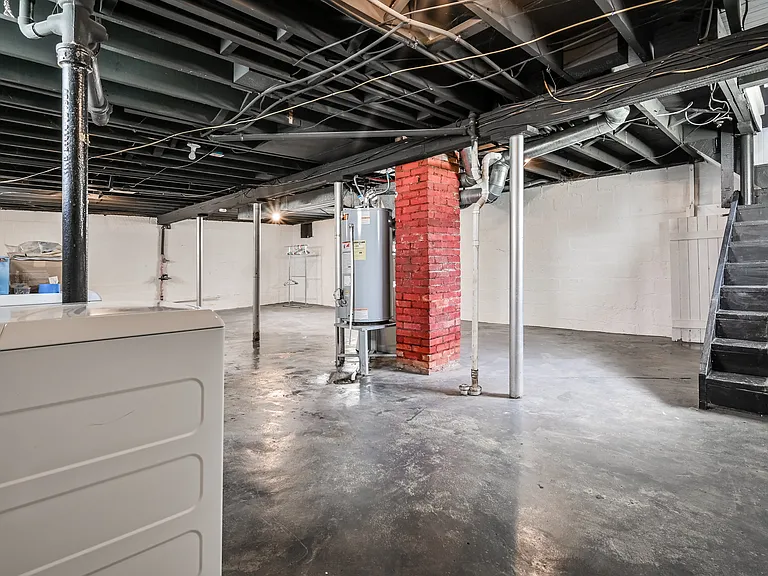 957 E Yoke St — Photo 20
