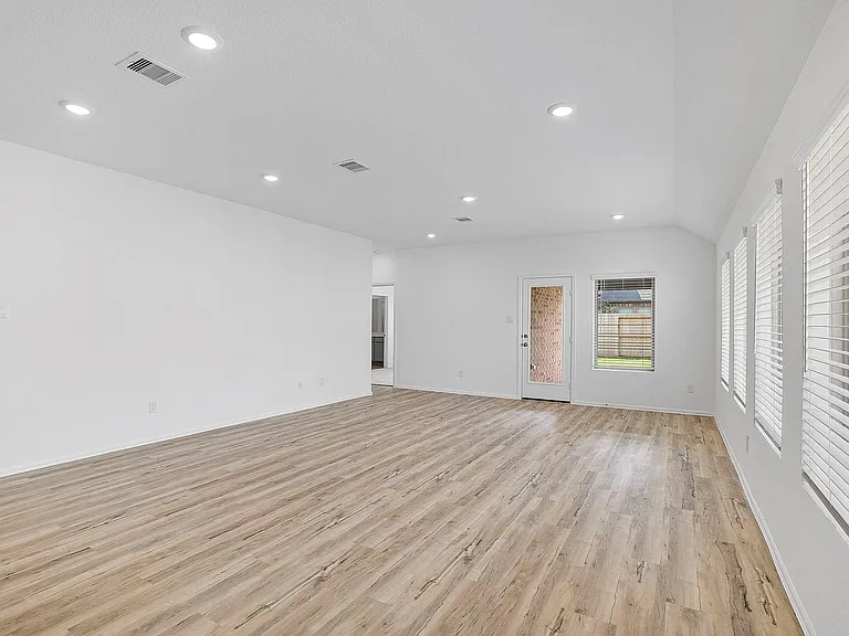31546 Beacon Cove Trl — Photo 12