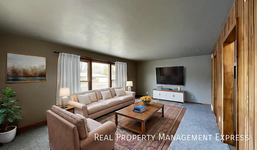 Great Home in Kingswood!! — Photo 1