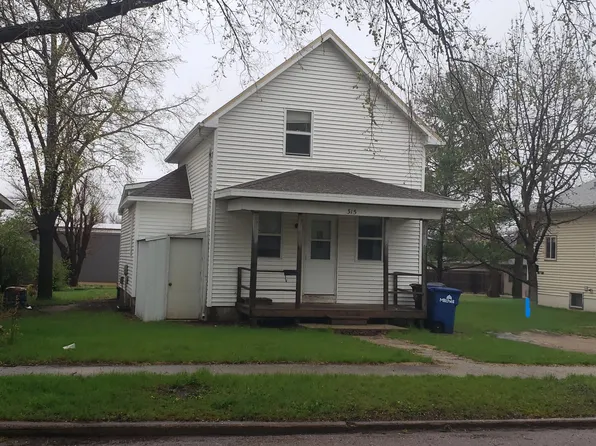 315 E 9th Ave, Mitchell, SD 57301