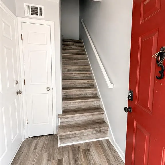 856 Saint Charles Ave NE #3 — Photo 2