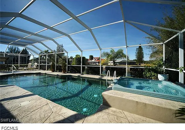 409 SW 7th St — Photo 15