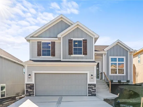 16111 Ryan Cir, Parkville, MO 64152