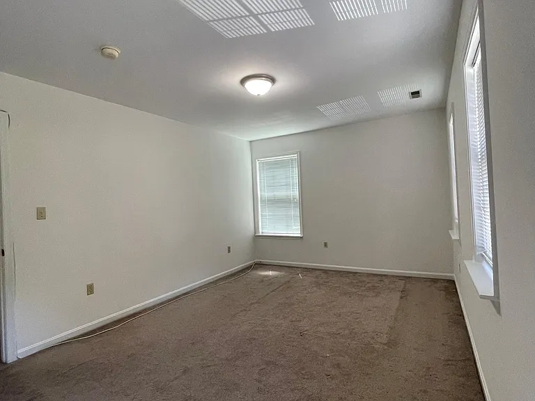 8346 Lincoln Dr — Photo 15