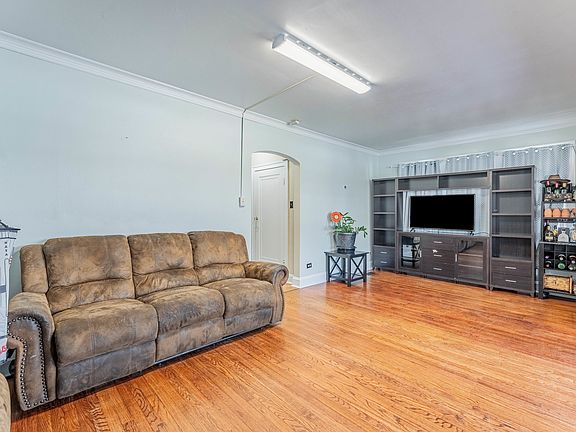 2nd image of 1333 Willow Ave