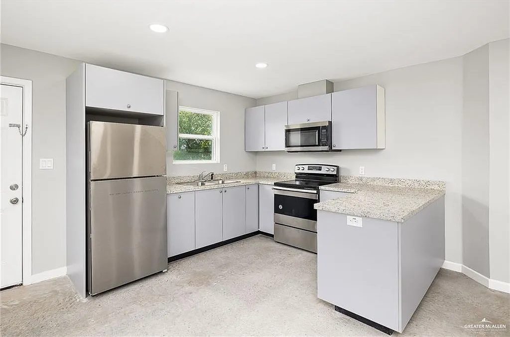 3 bed, 2.0 bath, 1016 sqft, $1,150 — Photo 4