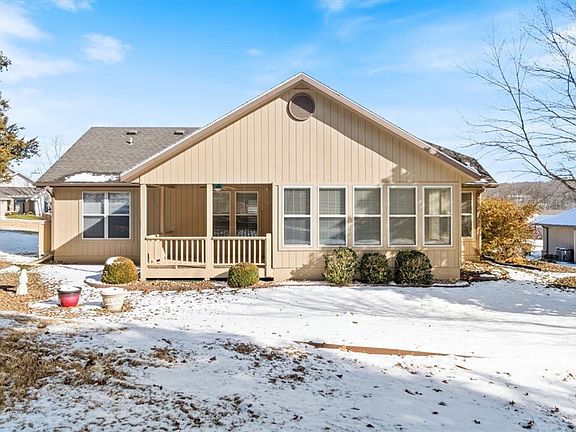2nd image of 32 Tanyard Dr