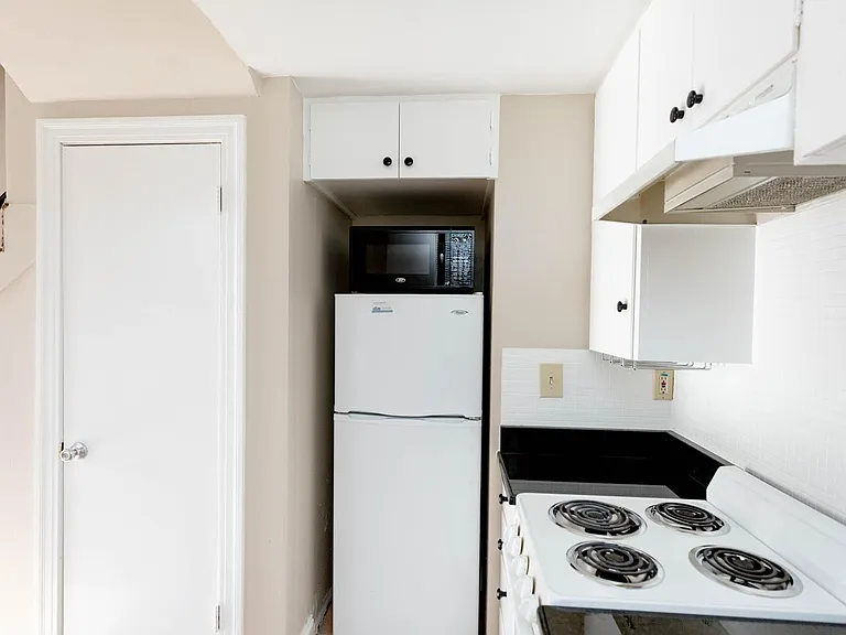 3506 Enfield Rd #106 — Photo 12