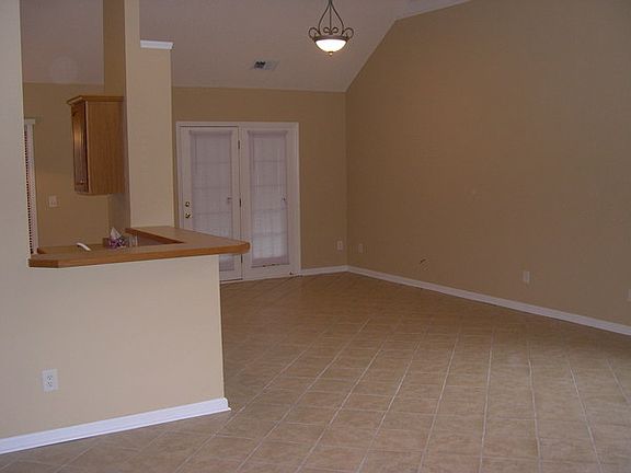 Open Concept Dinning Area