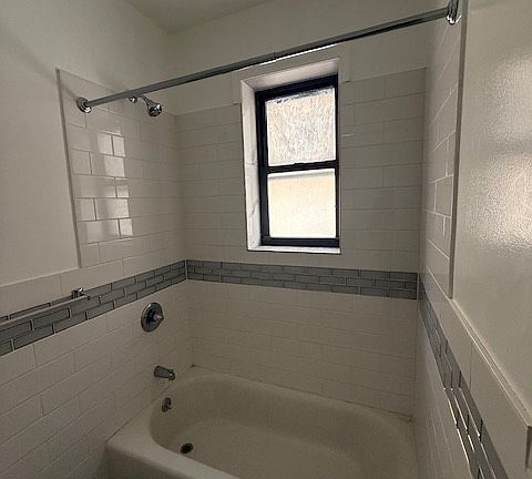 5th image of 118-53 Metropolitan Ave Unit Kew