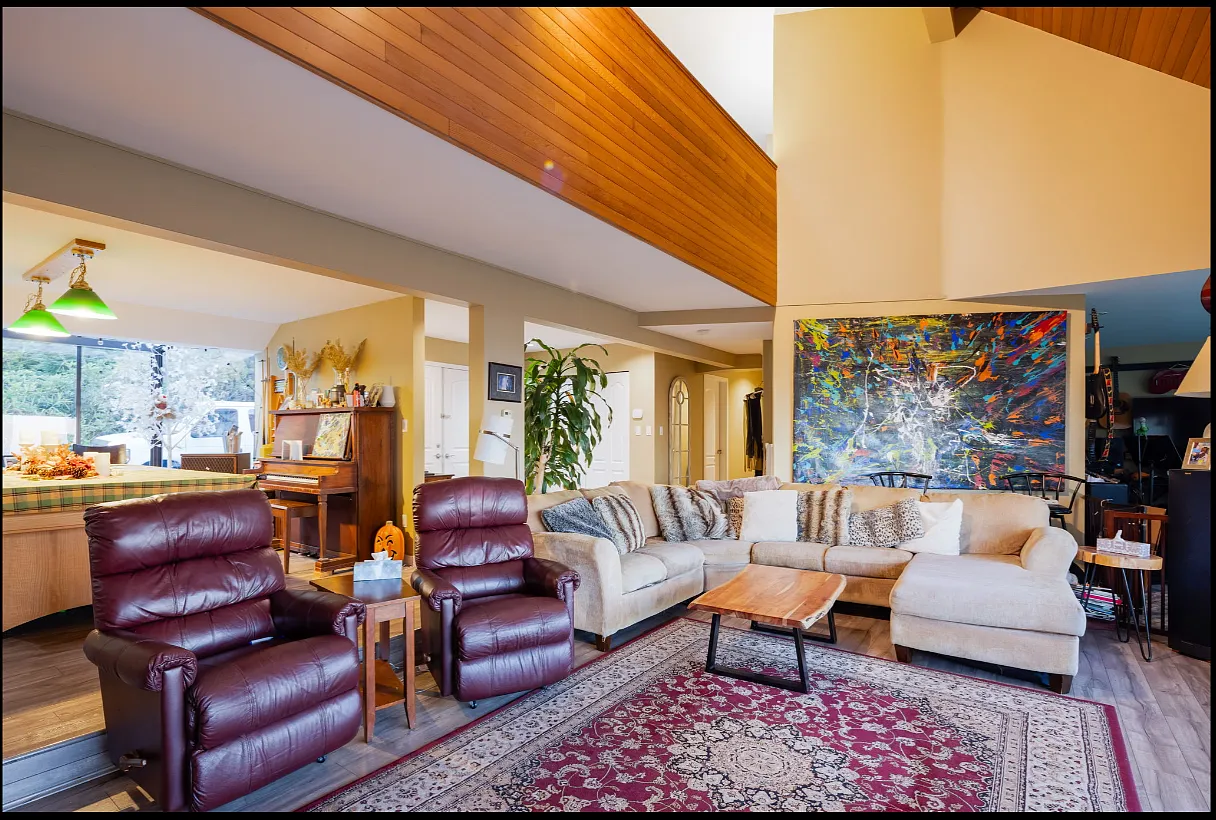 5 bed, 5053 sqft, $8,500 — Photo 4