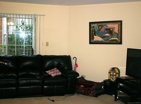 3rd image of 123 Crest Wood Ct APT 9