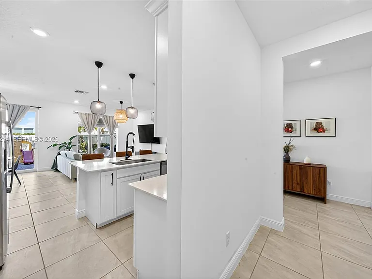 4349 Veleiros Ave — Photo 6
